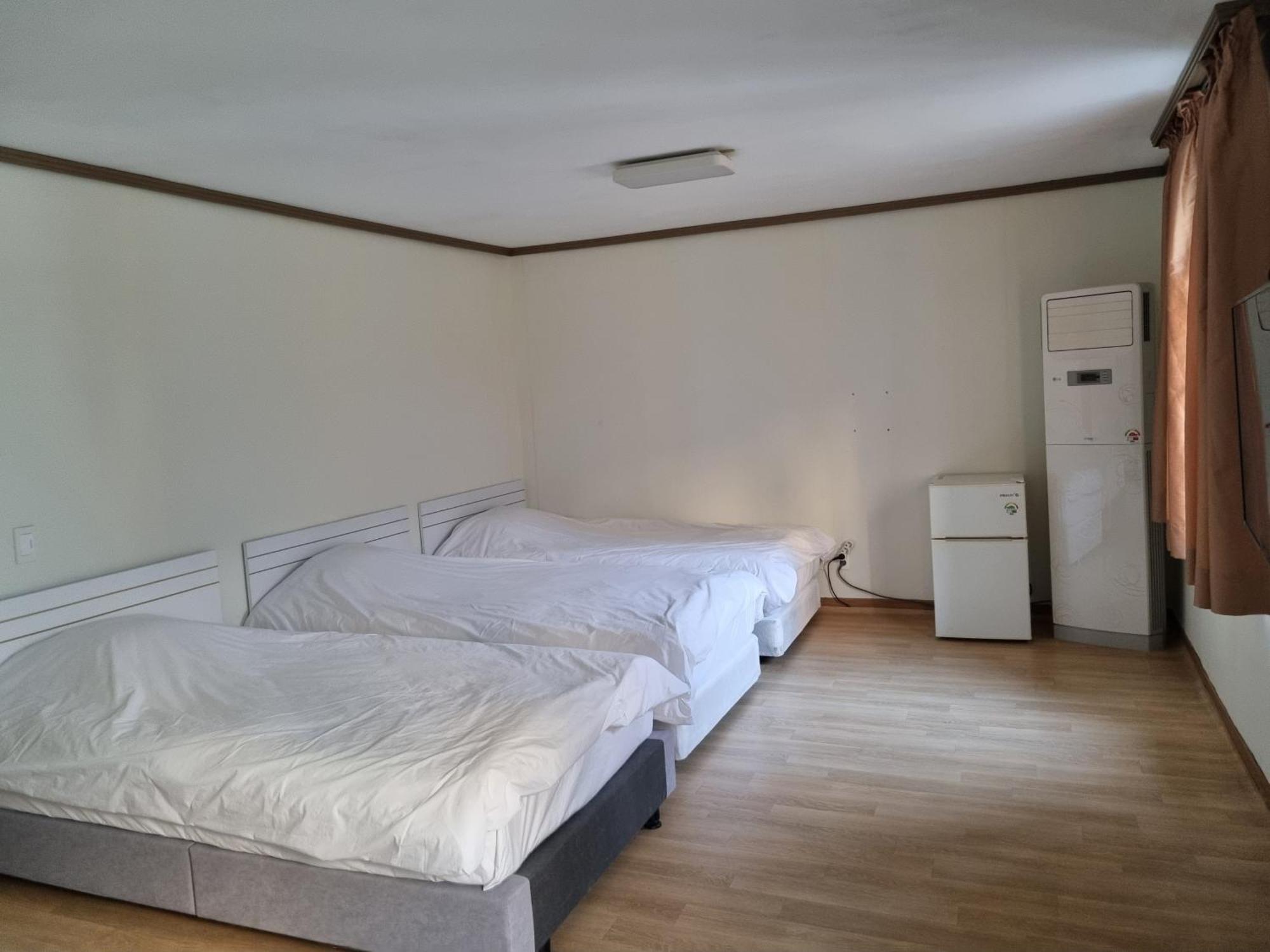 Orasung Motel Jeju Bagian luar foto